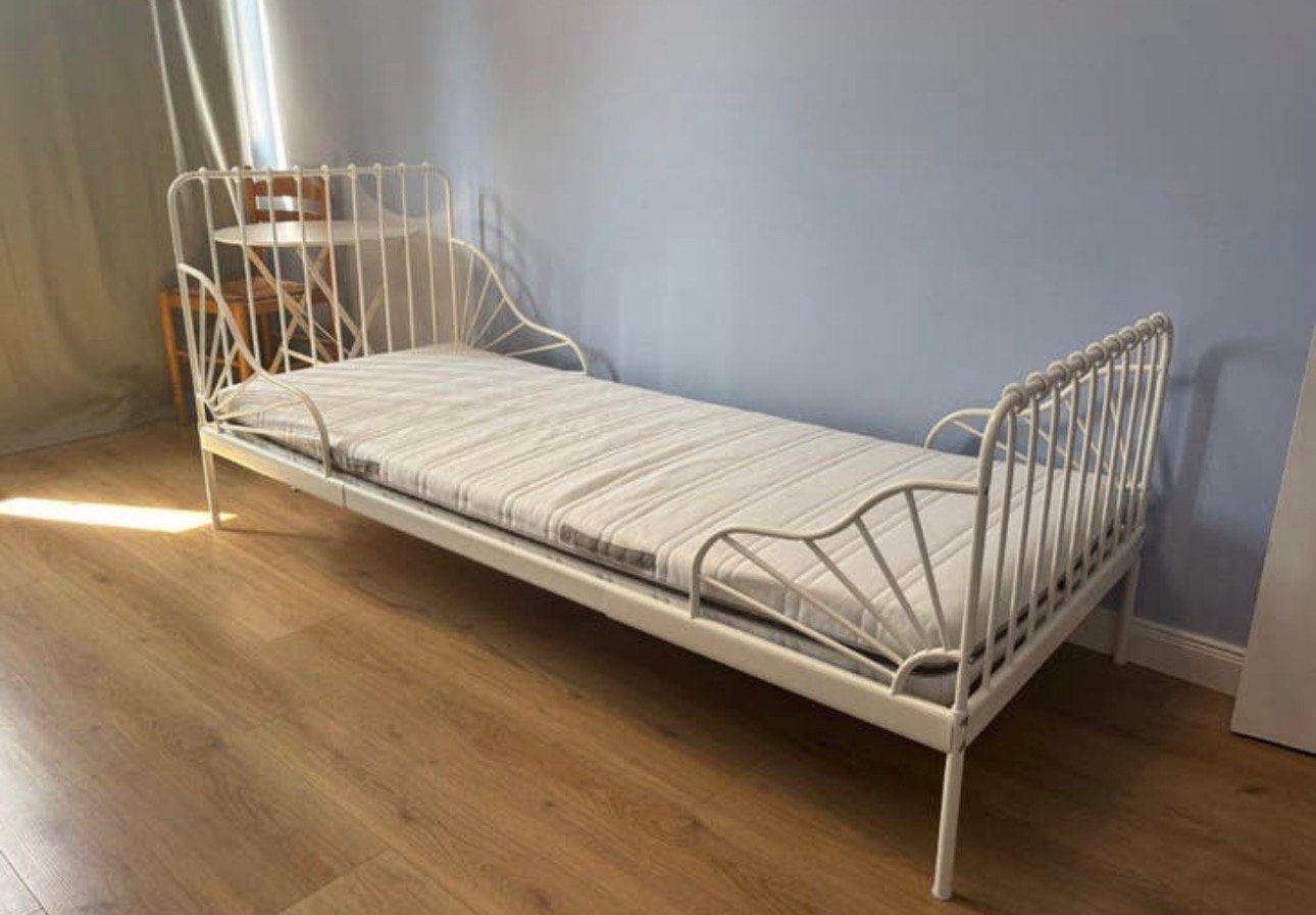 a donner deux lit Minnen Ikea, Enfants & Bébés, Enlèvement, Comme neuf