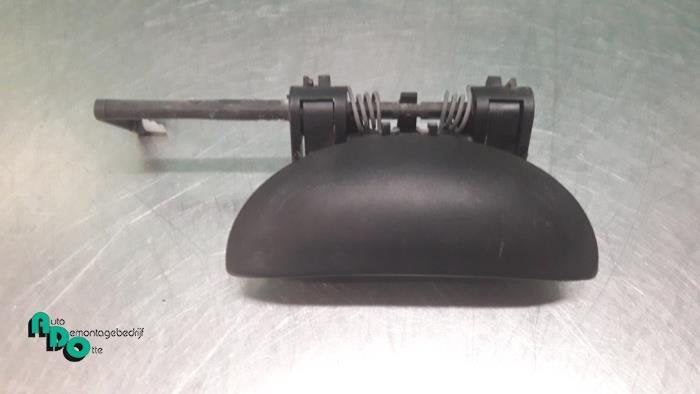 Poignée portière 4portes avant droite d'un Peugeot 206 (20, Autos : Pièces & Accessoires, Carrosserie & Tôlerie, Peugeot, Utilisé