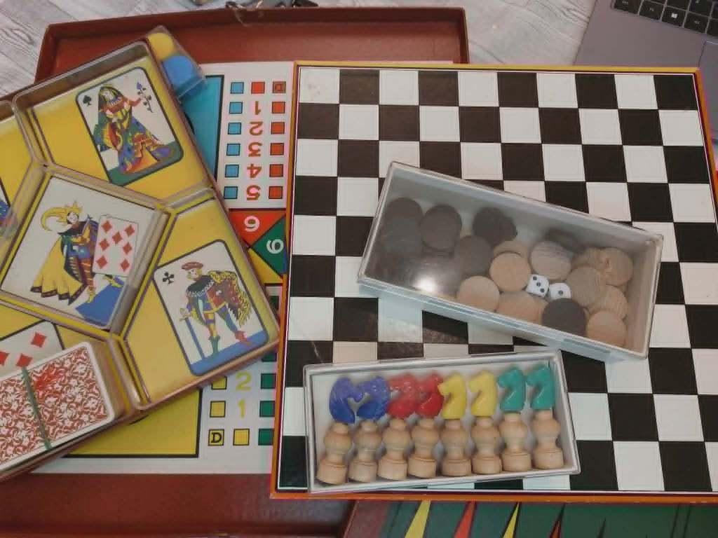 Coffret multi jeux de marque Rachez (Paris), Hobby & Loisirs créatifs, Trois ou quatre joueurs, Enlèvement ou Envoi, Utilisé, Rachez