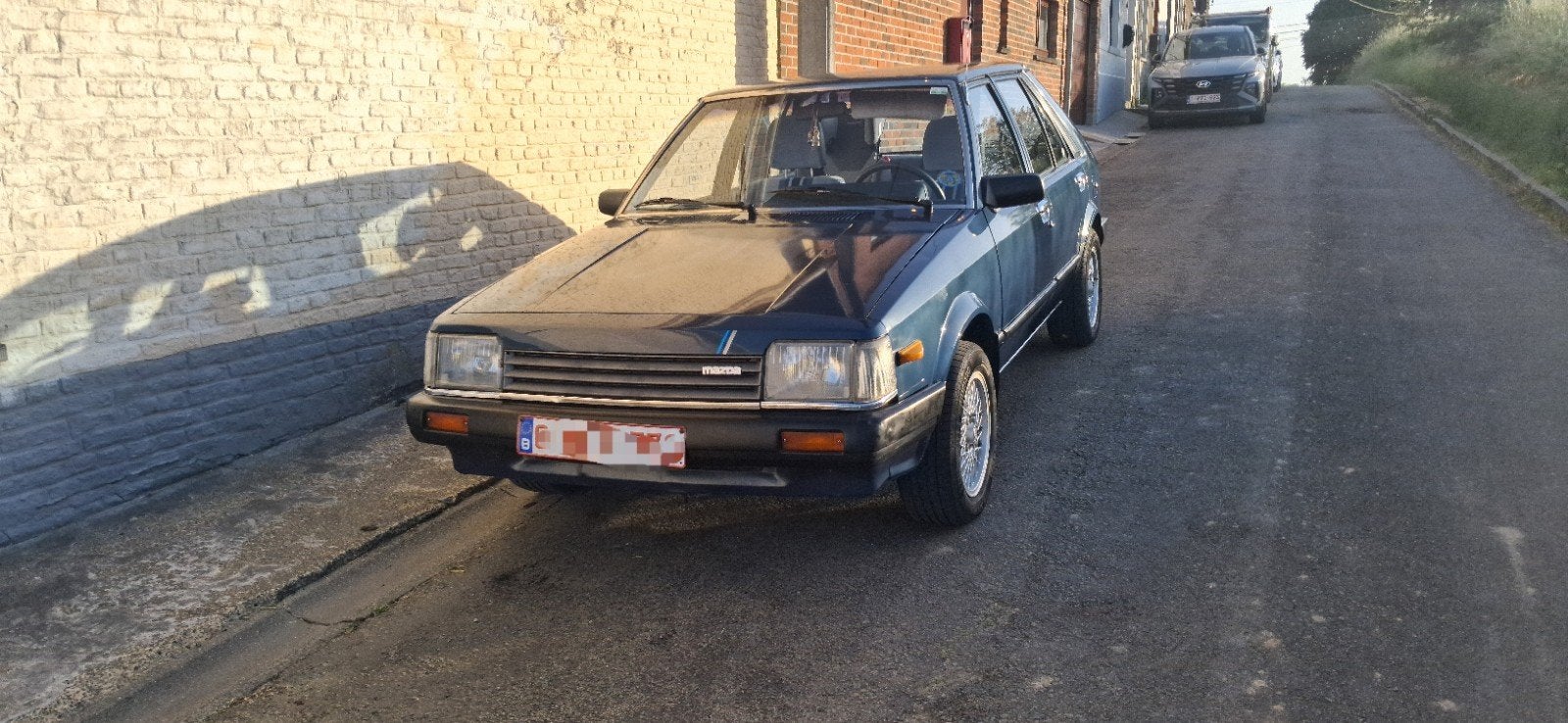 Mazda 323 BD 1.3 68CV 1983 avec demande immatriculation., Autos, Mazda, Particulier, Autre