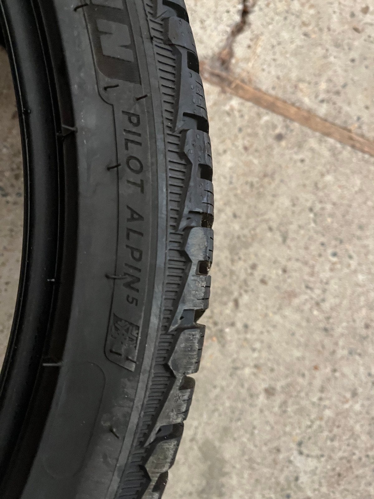 Michelin Pilot Alpine 5, Autos : Pièces & Accessoires, Neuf, Pneus hiver, Véhicule de tourisme, Pneu(s)