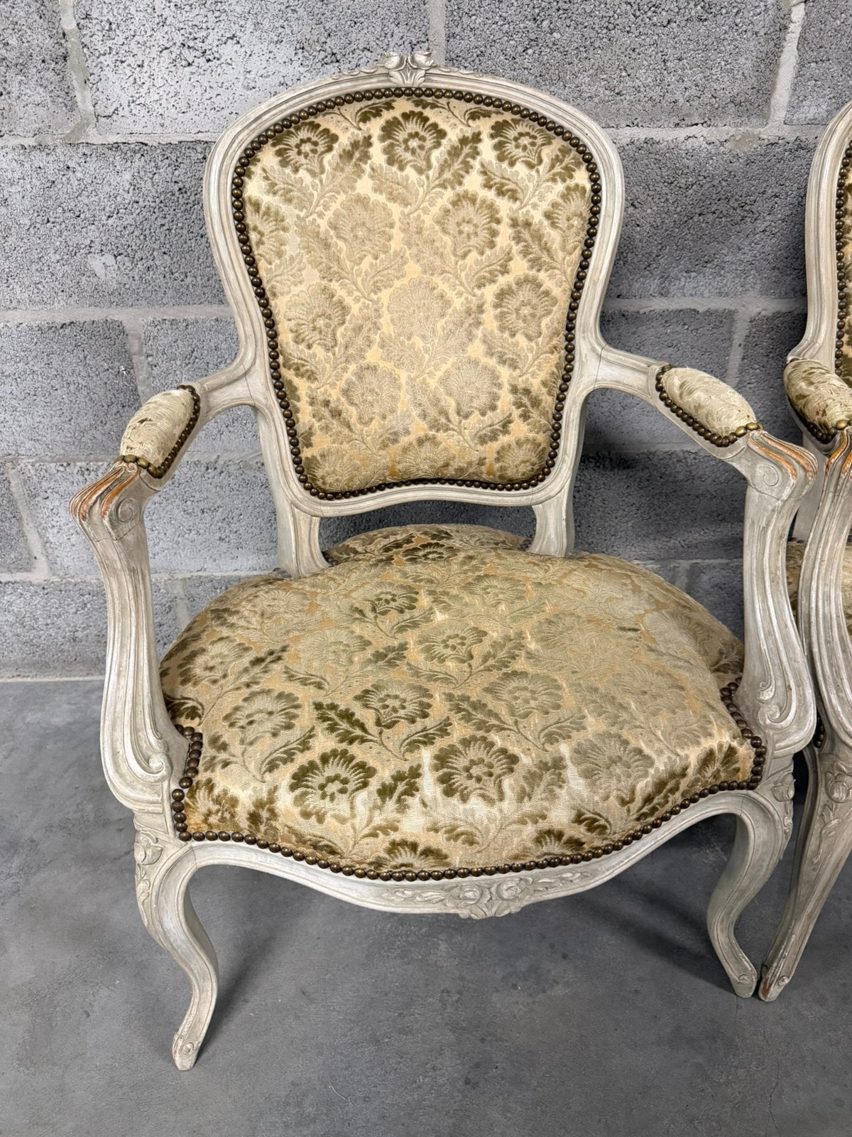 Paire de fauteuils style Louis XV en bois sculpté – H. 89 cm, Enlèvement