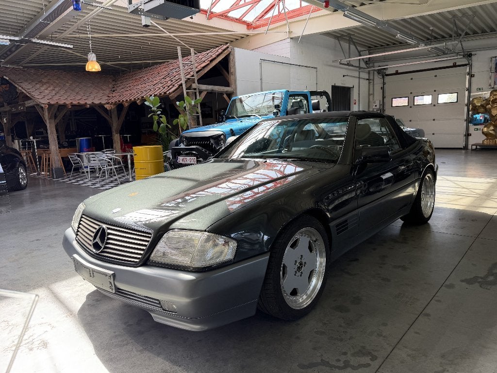 MERCEDES SL300 R129 OLDTIMER (4PLACES), Auto's, Voorwielaandrijving, Zwart, Cabriolet, Leder