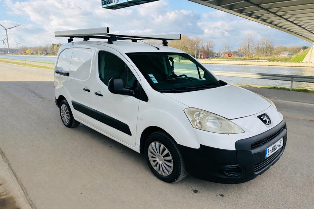 Peugeot partner 1.6hdi euro 5, Autos, Euro 5, Achat, Boîte manuelle, Noir