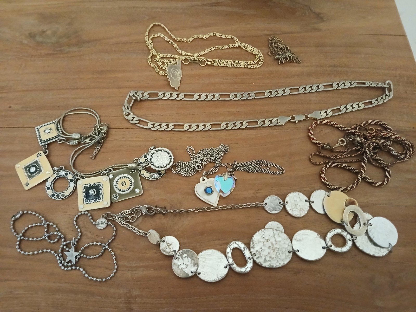 9 collier retro, Bijoux, Sacs & Beauté, Pierre ou Minéral, Enlèvement ou Envoi, Or, Utilisé