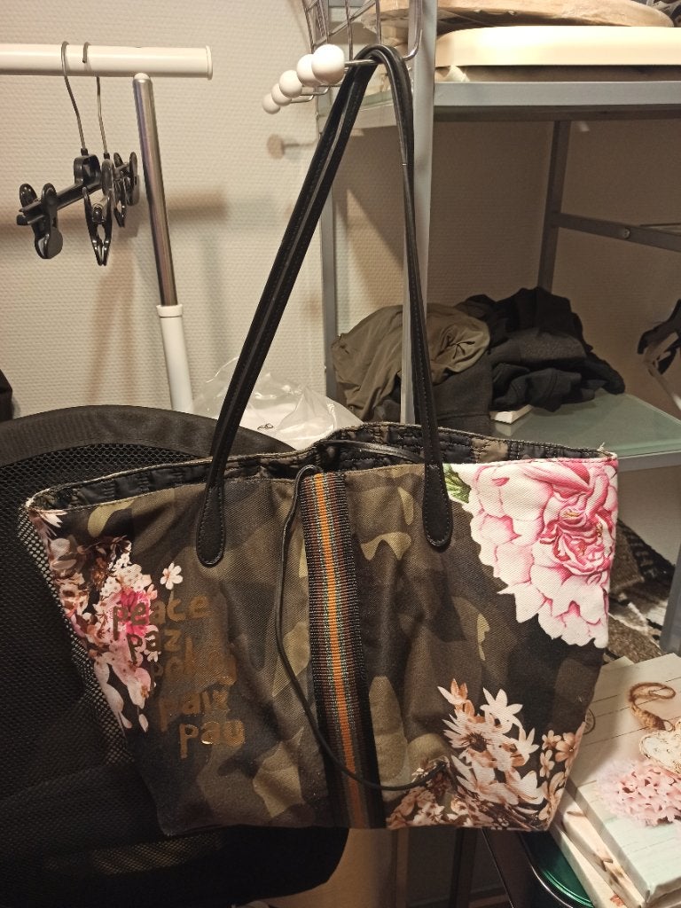 Desigual tas, Handtassen en Accessoires, Ophalen, Zo goed als nieuw, Overige kleuren, Handtas
