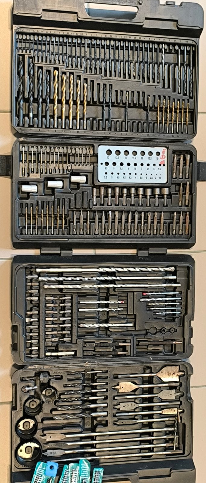 Set hout-ijzerboren, Ophalen, Zo goed als nieuw