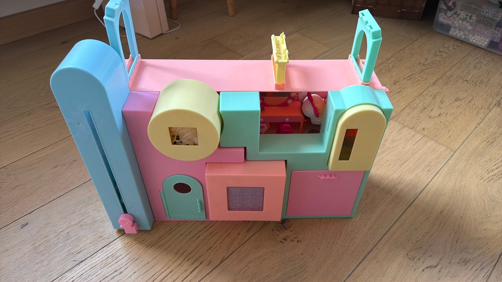 LOL speelhuis, Kinderen en Baby's, Ophalen, Zo goed als nieuw
