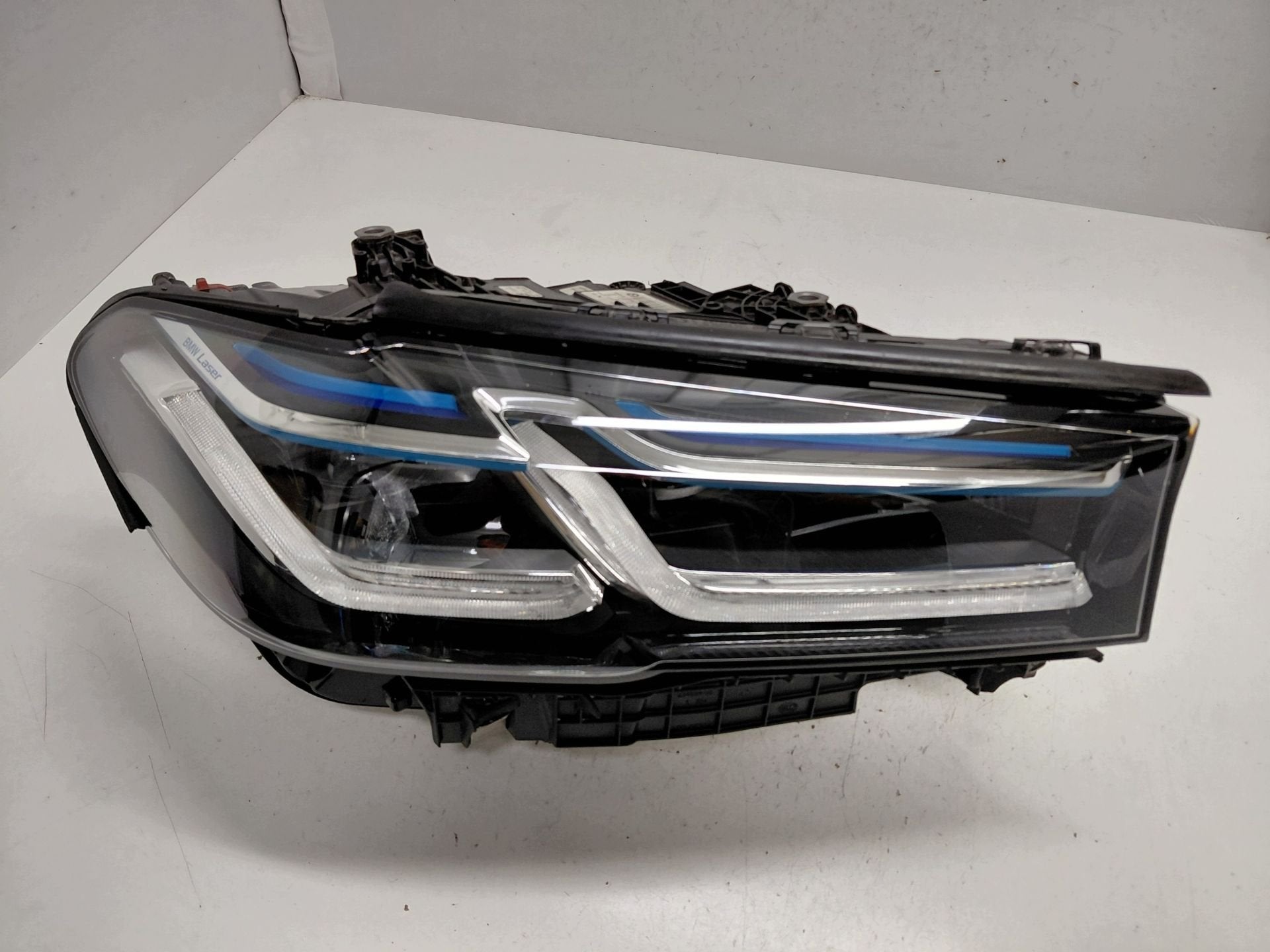 BMW G30 Koplamp Rechts 5A388D6, Auto-onderdelen, Petuelring 130
80788  Munich, DE, Gebruikt, Info@bmw.de, BMW