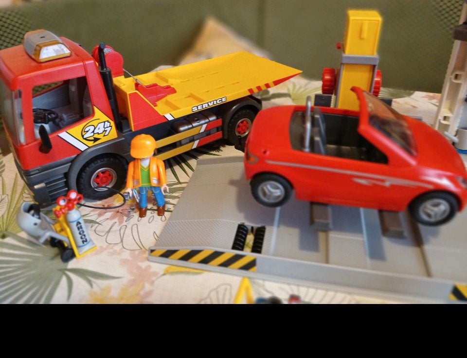 Playmobil Lot 70202 et 70199 - garage et depanneuse., Enlèvement, Comme neuf, City life