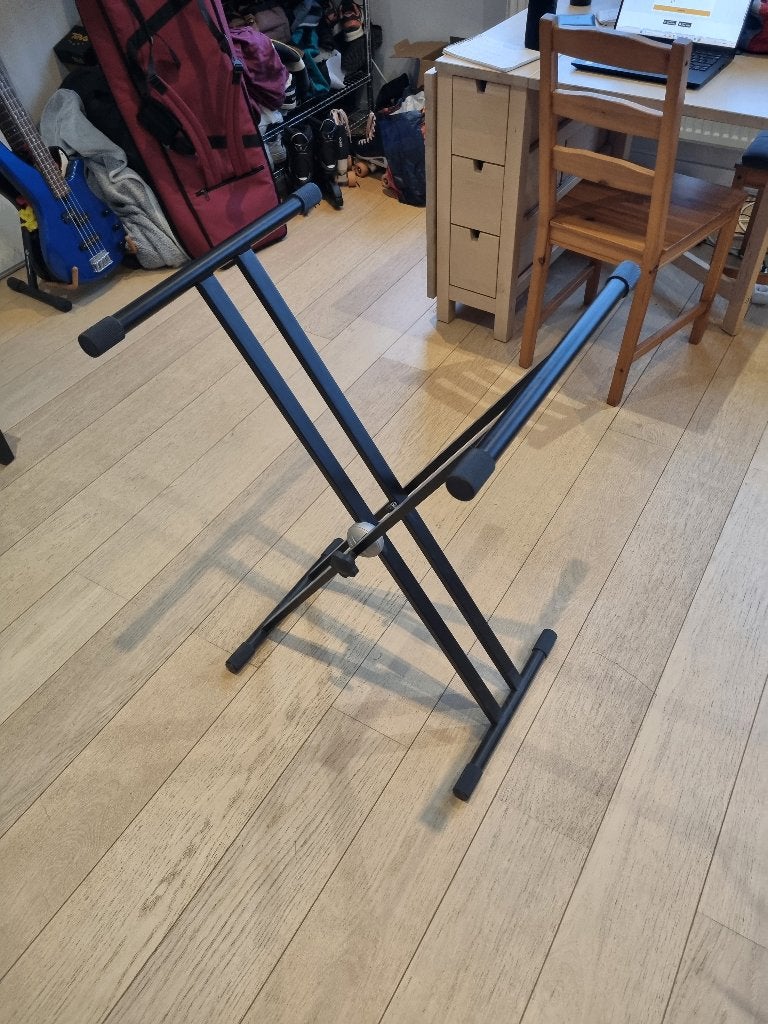 Support/stand pour clavier, Musique & Instruments, Enlèvement, Utilisé, Pied pour instrument, Clavier ou Synthétiseur