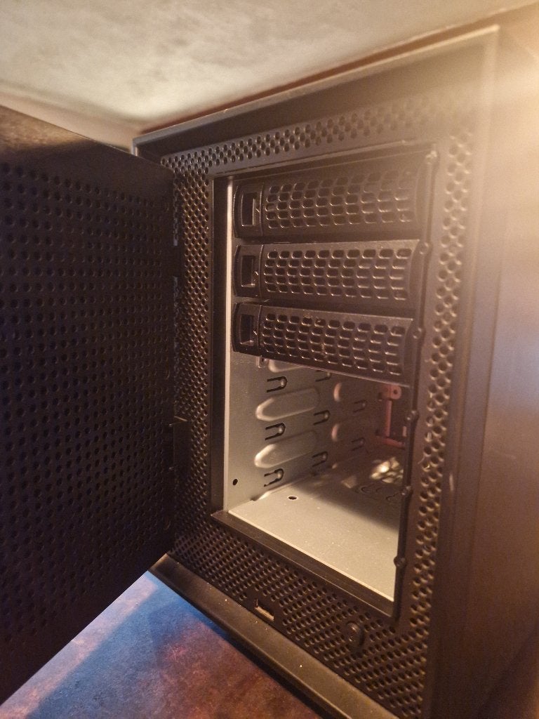 Netgear NAS RDD516 incl 2HDD, Ophalen, Gebruikt