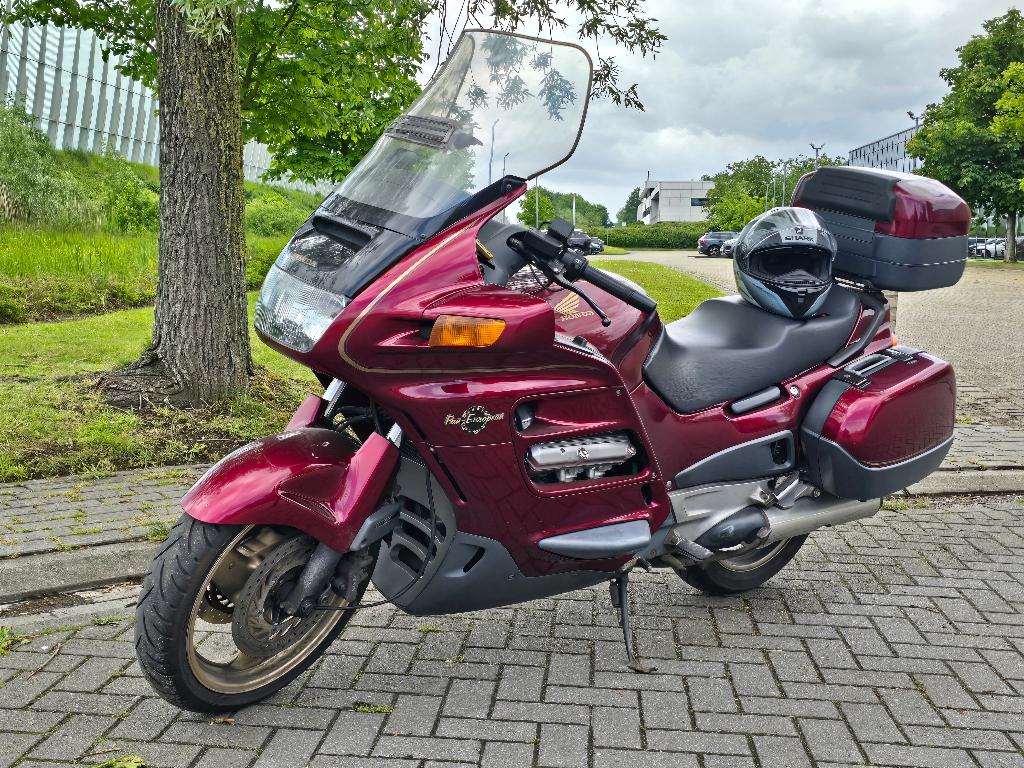 Honda Pan European 1100, Motoren, Motoren | Honda, Particulier, Toermotor, meer dan 35 kW, 4 cilinders, Motorrijbewijs A, ABS