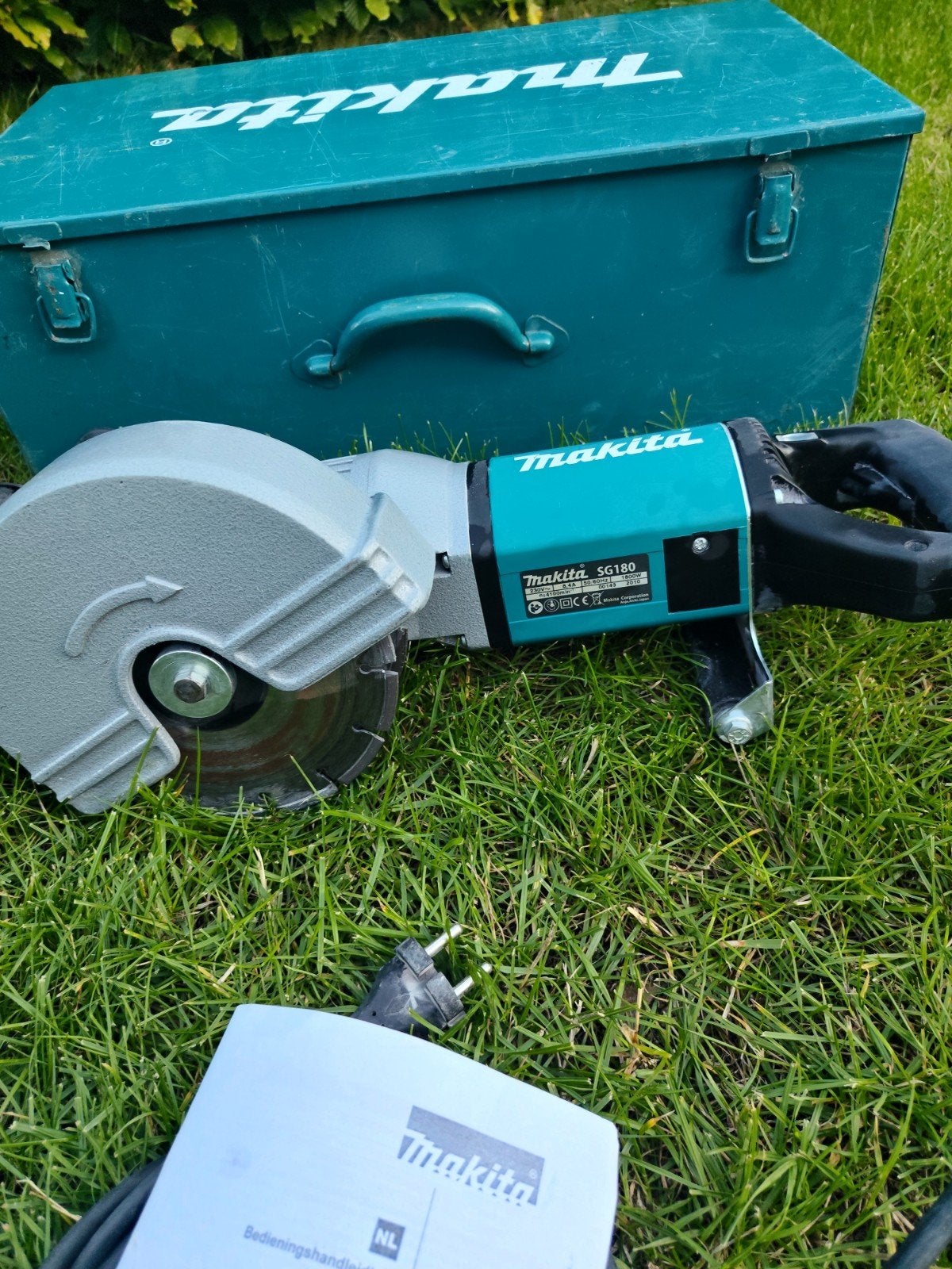 Rainureuse MAKITA 1800W avec coffret, Bricolage & Construction, Enlèvement, Comme neuf, 1000 watts ou plus