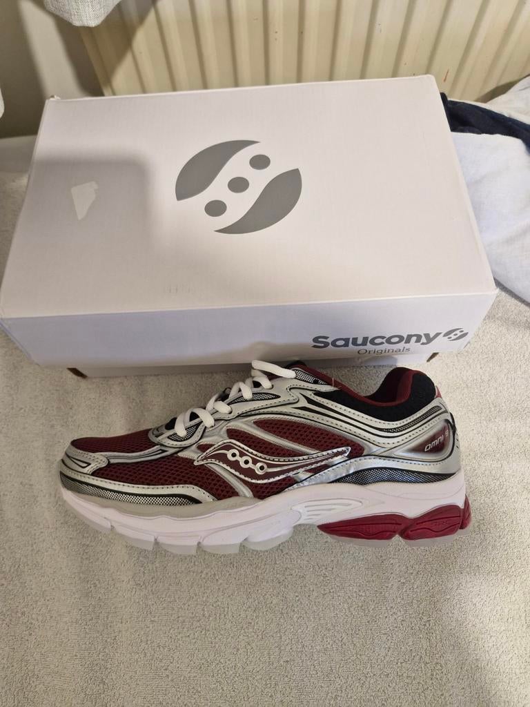 Saucony Omni 9 rood, Overige kleuren, Nieuw, Ophalen of Verzenden, Sneakers