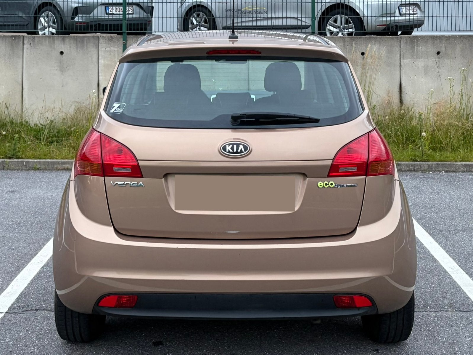 Kia Venga 1.4 Benzine 2010, Auto's, Kia, Voorwielaandrijving, Euro 5, Stof, Zwart