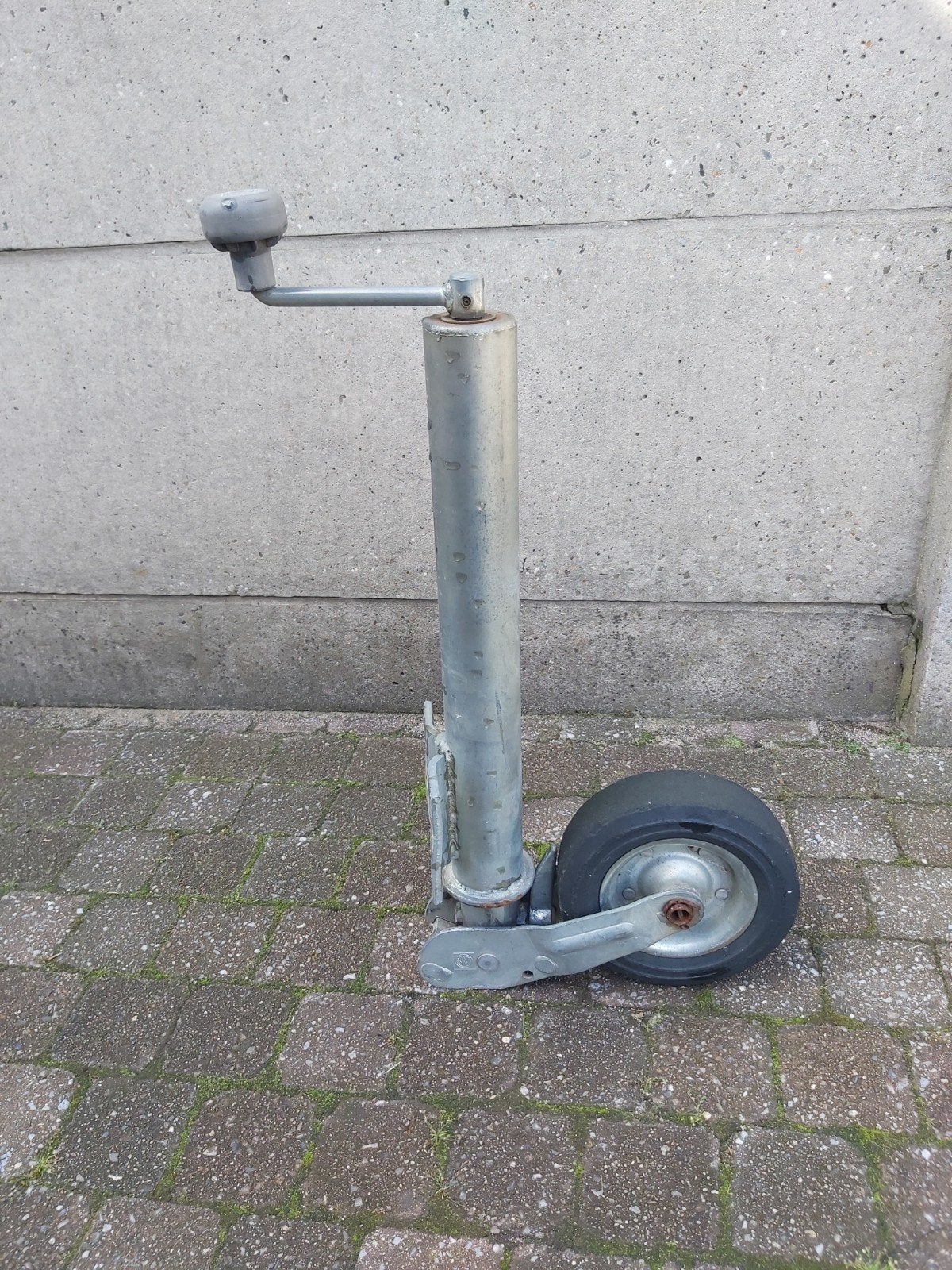 ZWAAR INKLAPBAAR NEUSWIEL, Ophalen
