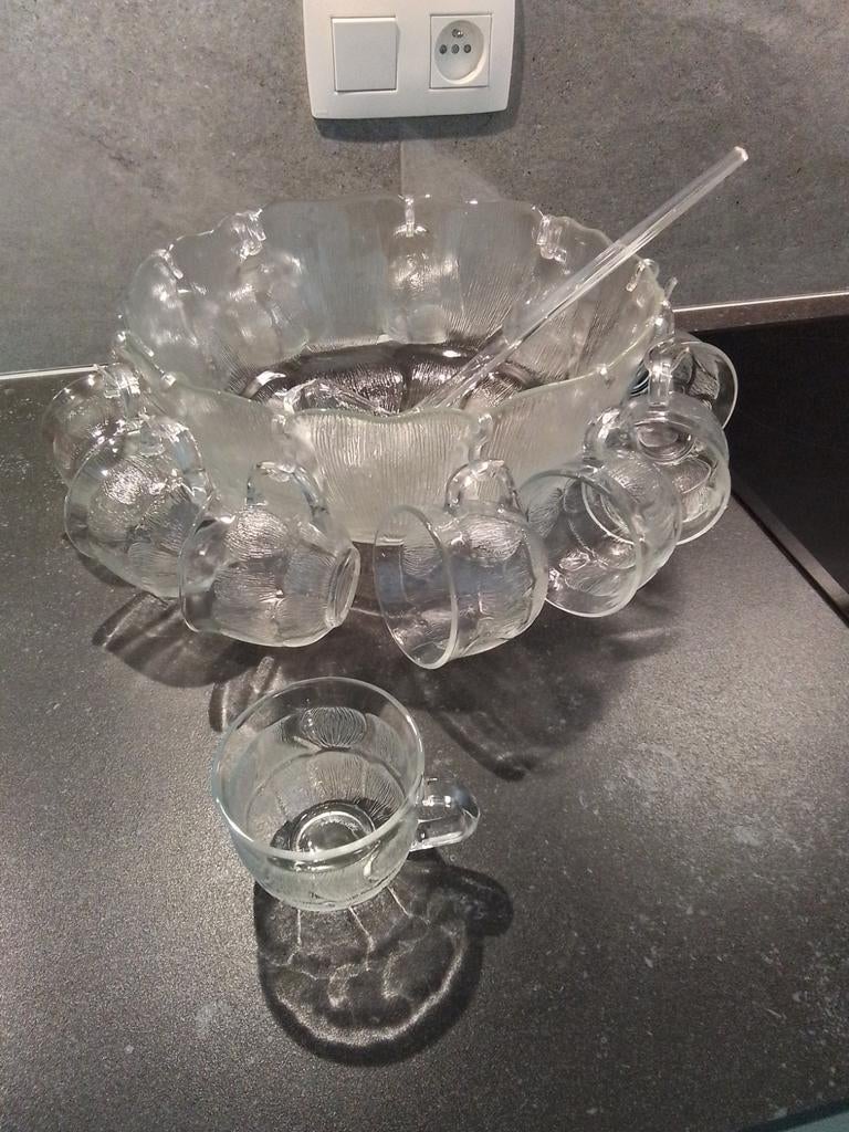 Punchbowl, sangriakom van Arcoroc, Ophalen