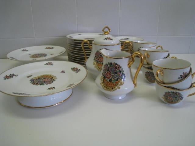 Volledig porseleinen Limoges servies 102 stuks. Limoges P.P., Ophalen