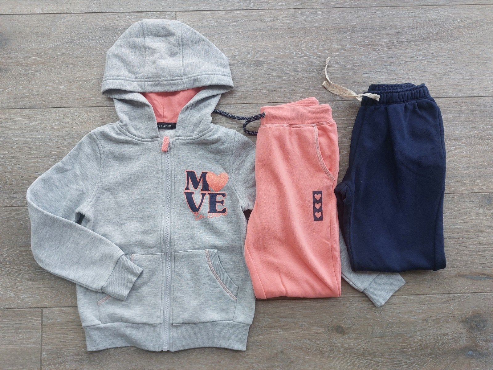 Set sportkledij meisje maat 8 jaar, Ophalen of Verzenden, Zo goed als nieuw, Meisje, Sport- of Zwemkleding