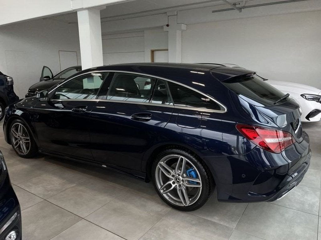 Mercedes-Benz CLA 180 CLA 180 d AMG Line 7G-DCT, Auto's, Automaat, CLA, 110 g/km, Blauw