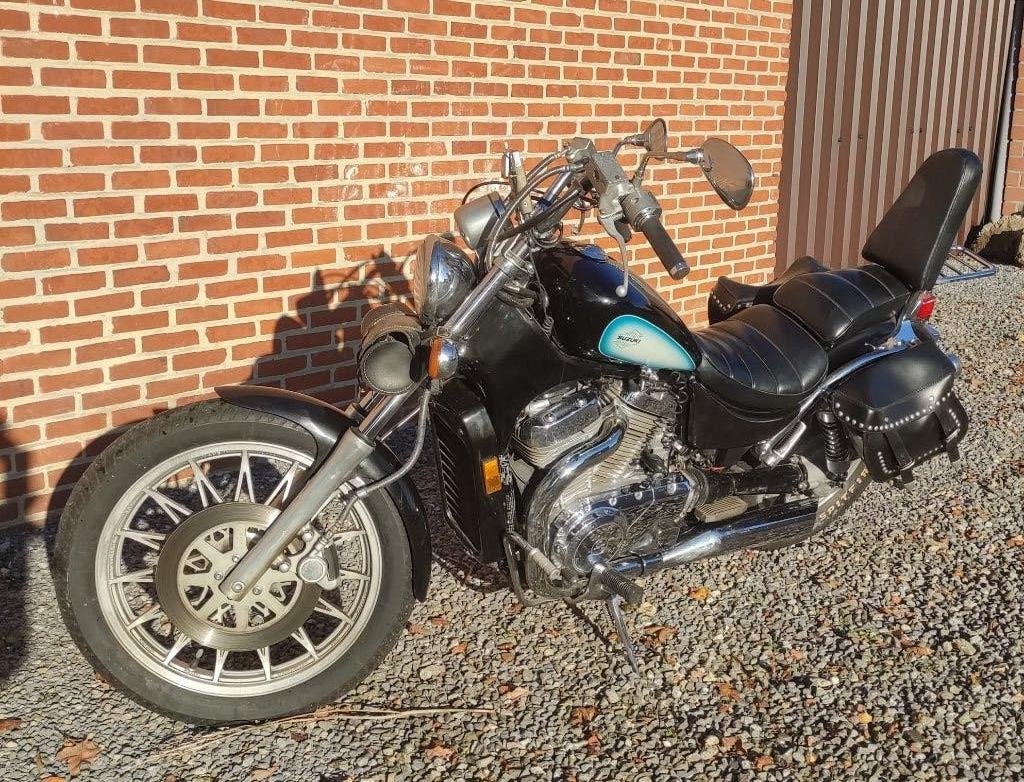 Suzuki intruder 750, Motoren, 750 cc, Cardan-aandrijving, Occasion, 4 cilinders