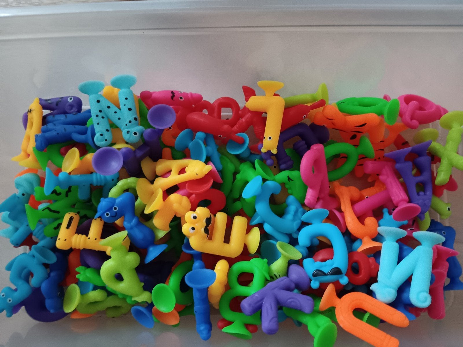Speelgoed.  Spelenderwijs leren., Ophalen