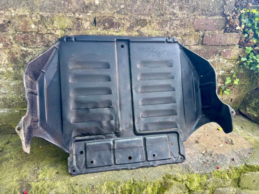Porsche 924/944 beschermplaat onder de motor (fase 1), Auto-onderdelen, Carrosserie, Ophalen of Verzenden, Porsche