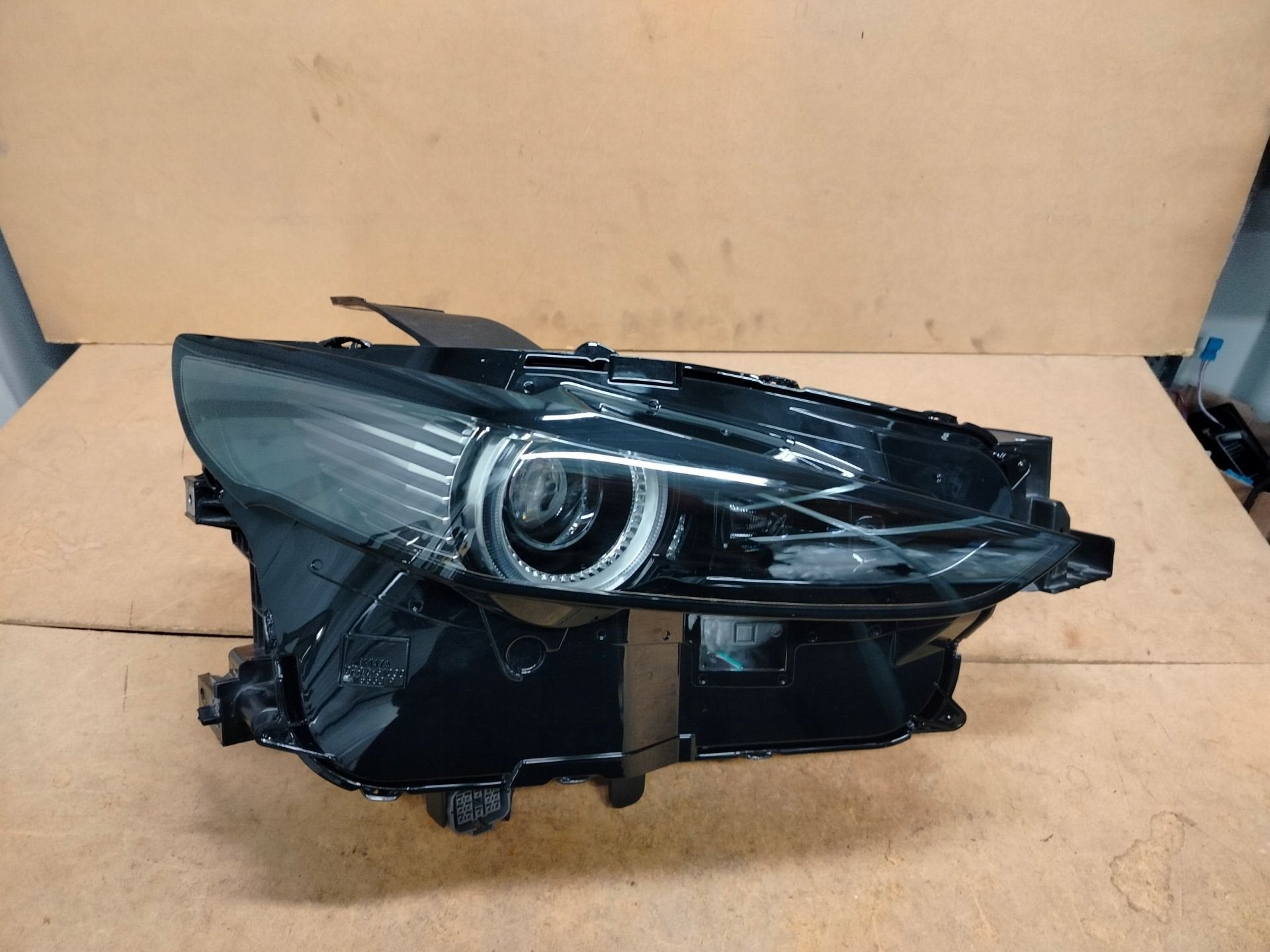 Phare droit Mazda CX30 DFR7-51030, Shinchi, Fuchu-Cho 3-1
730-8670  Hiroshima, Mazda Motor Corporation, Info@mazda.co.jp, Mazda