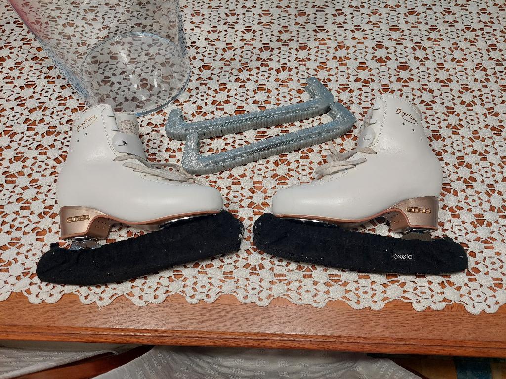 patin a glace artistique EDEA, Autres marques, Patinage artistique, Enlèvement, Utilisé