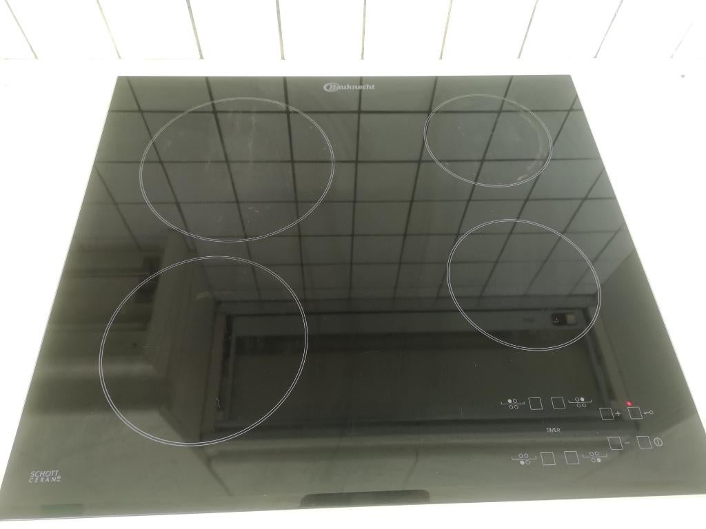 Table de cuisson vitrocéramique Bauknecht, Electroménager, 4 zones de cuisson, Enlèvement, Utilisé, Encastré