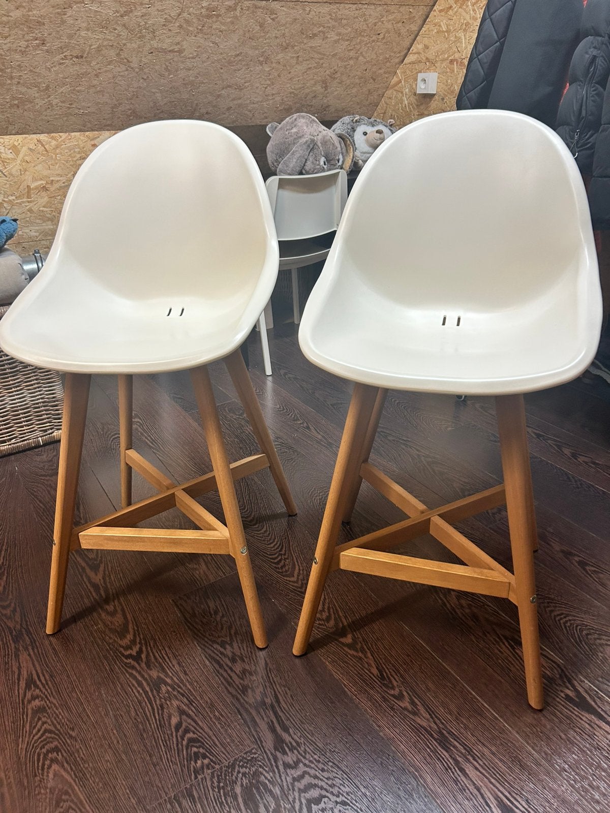 Set van 2 IKEA FANBYN barkrukken / barstoelen, Huis en Inrichting, Ophalen, Zo goed als nieuw, Kunststof