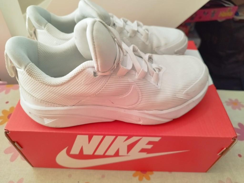 Nike witte sportschoen meisjes maat 36, NIKE, Gebruikt, Meisje, Sportschoenen
