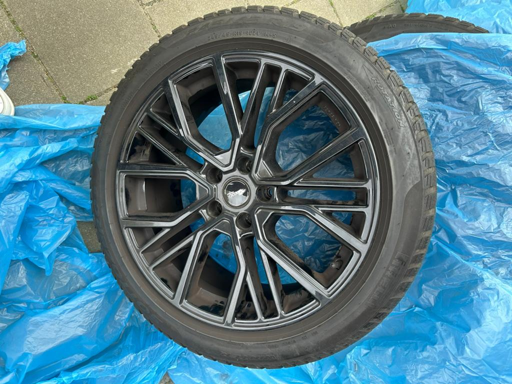 Brock 19 inch velgen met 4 Pirelli seizoensbanden als nieuw!, Auto-onderdelen, Ophalen of Verzenden, 19 inch, Velg(en)