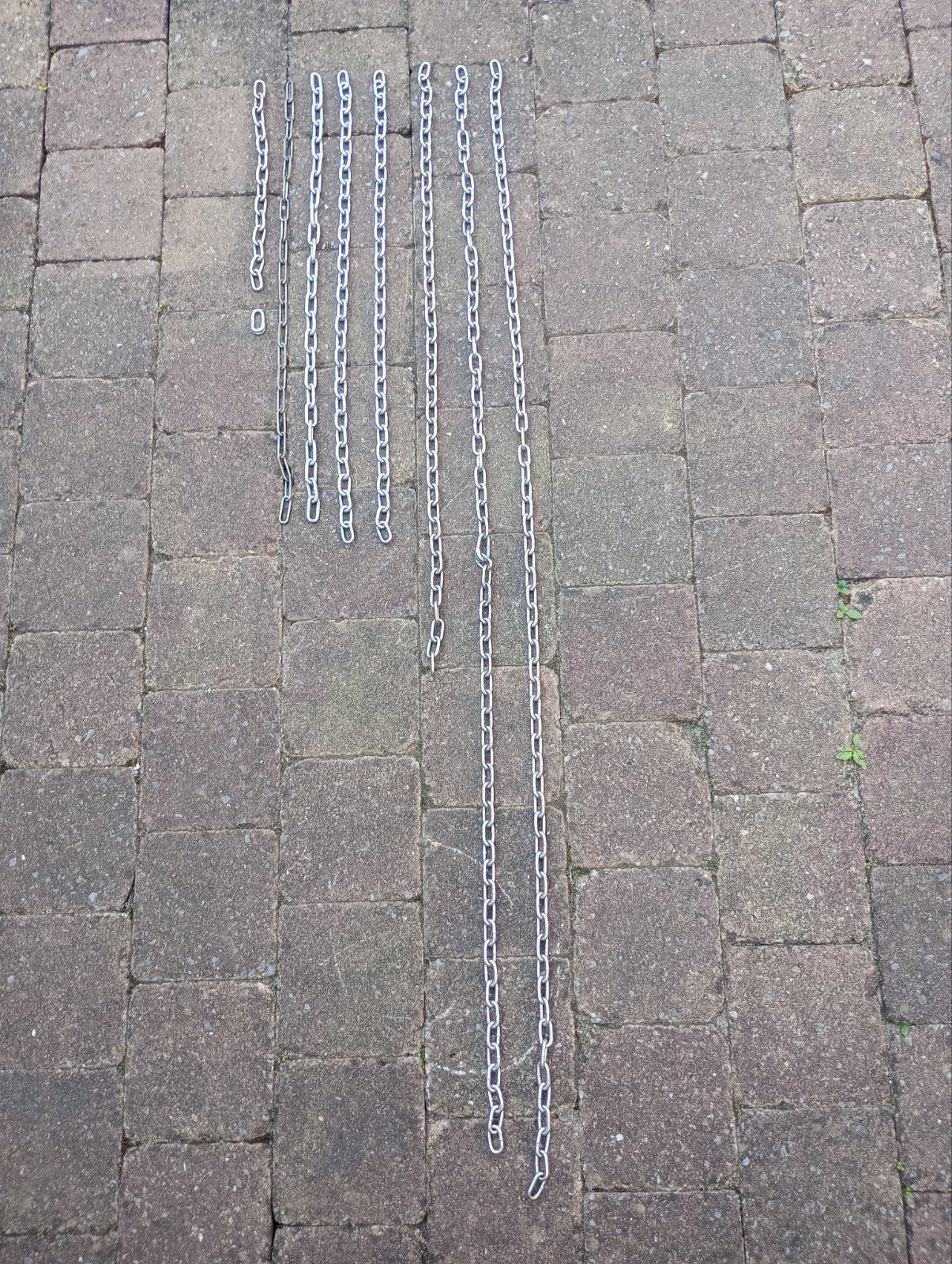 Kettingen verschillende lengtes, Ophalen