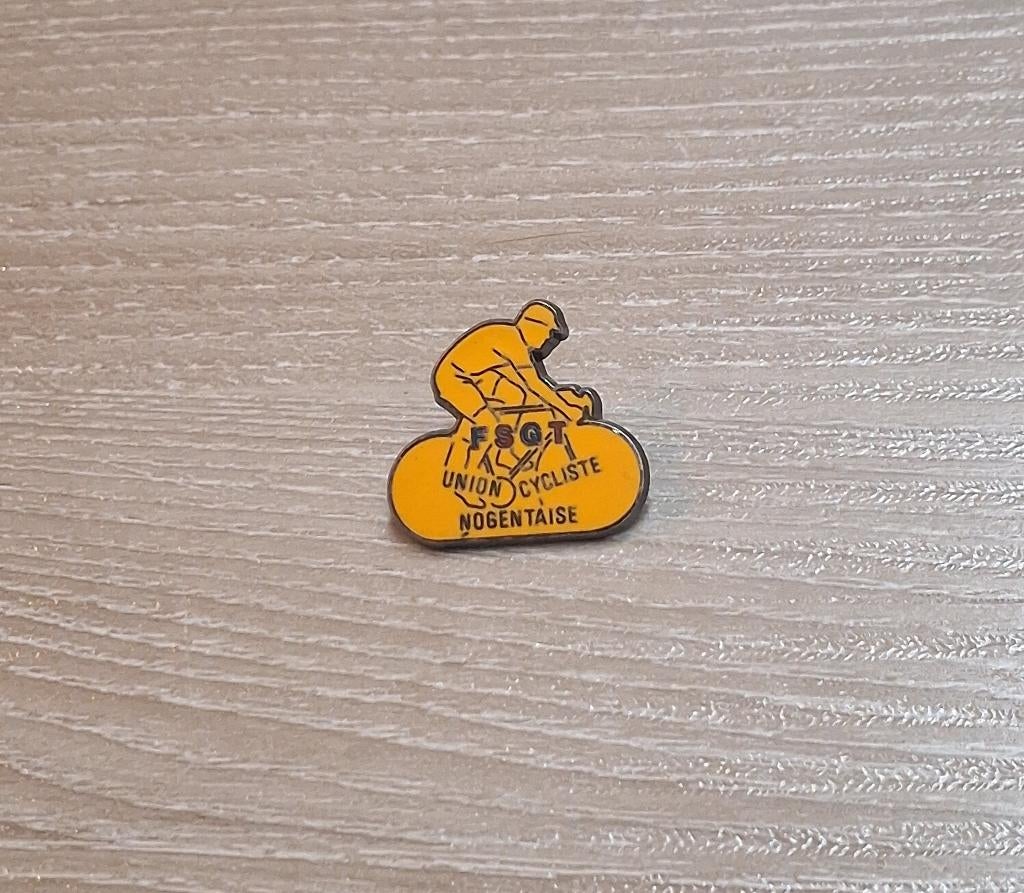 PIN - FSGT - UNION CYCLISTE NOGENTAISE - WIELRENNEN, Collections, Envoi, Utilisé, Sport, Insigne ou Pin's
