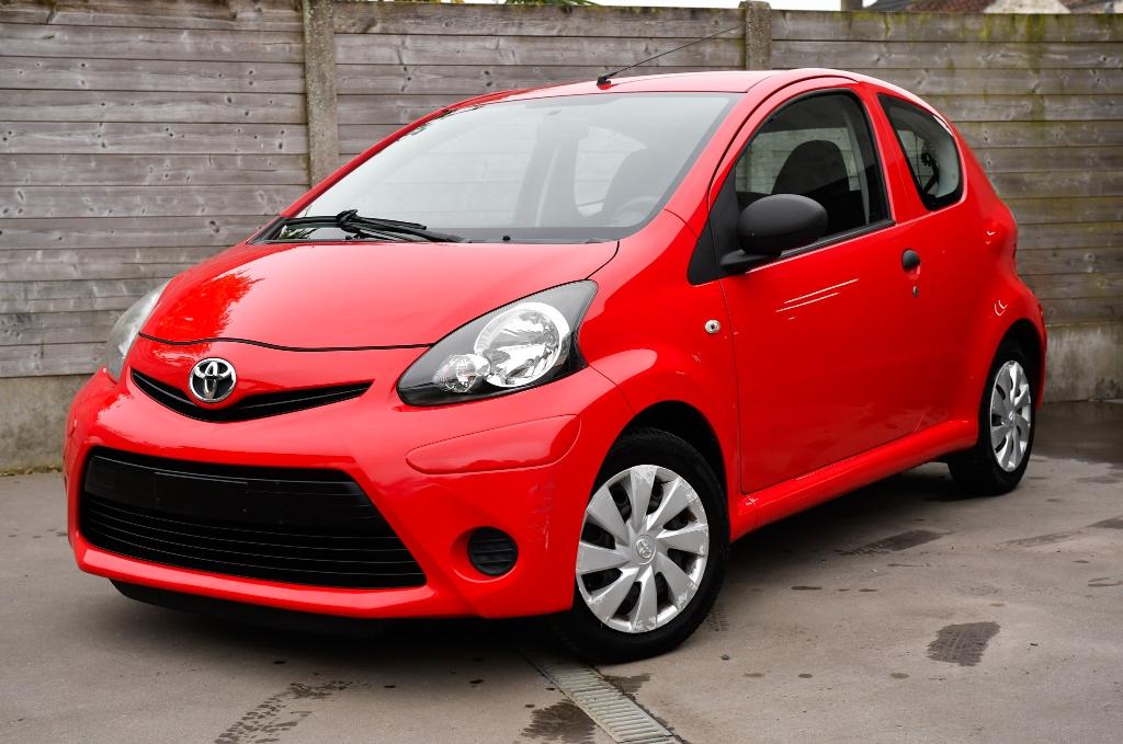 Toyota Aygo 1.0 / 2013*Très Propre*, Autos, Toyota, Rouge, Euro 5, Achat, Entreprise