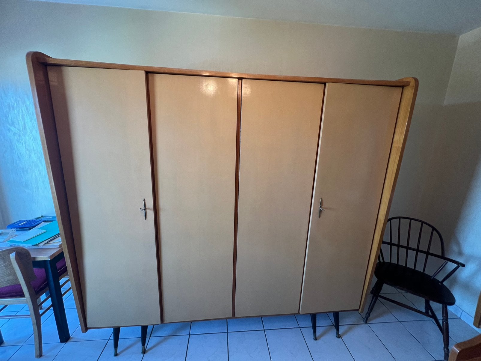 Chambre des années 1960 dans son état d'origine, Enlèvement, Comme neuf