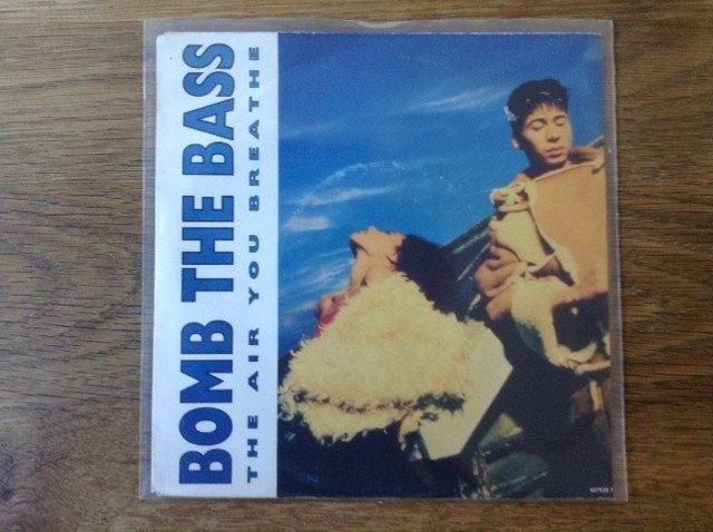 single bomb the bass, Cd's en Dvd's, Vinyl Singles, 7 inch, Ophalen of Verzenden, Dance en House, Beschermende buitenhoes