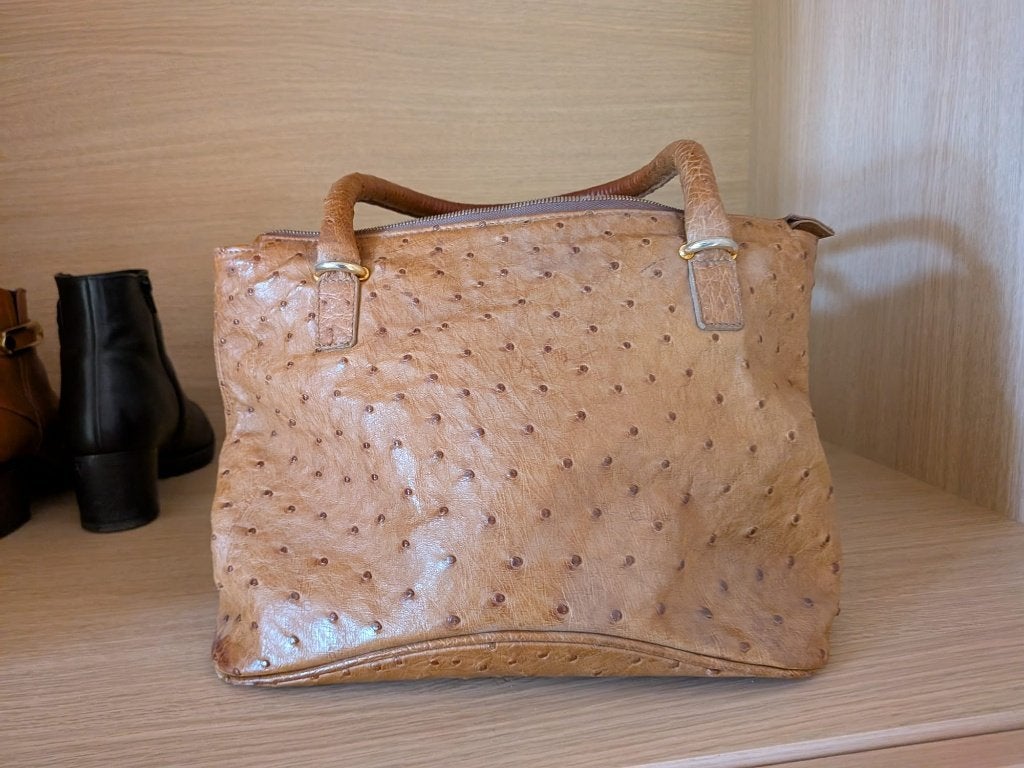 echte struisvogelhandtas- beige - 33 op 19cm - 320€, Handtassen en Accessoires, Tassen | Damestassen, Ophalen of Verzenden, Zo goed als nieuw