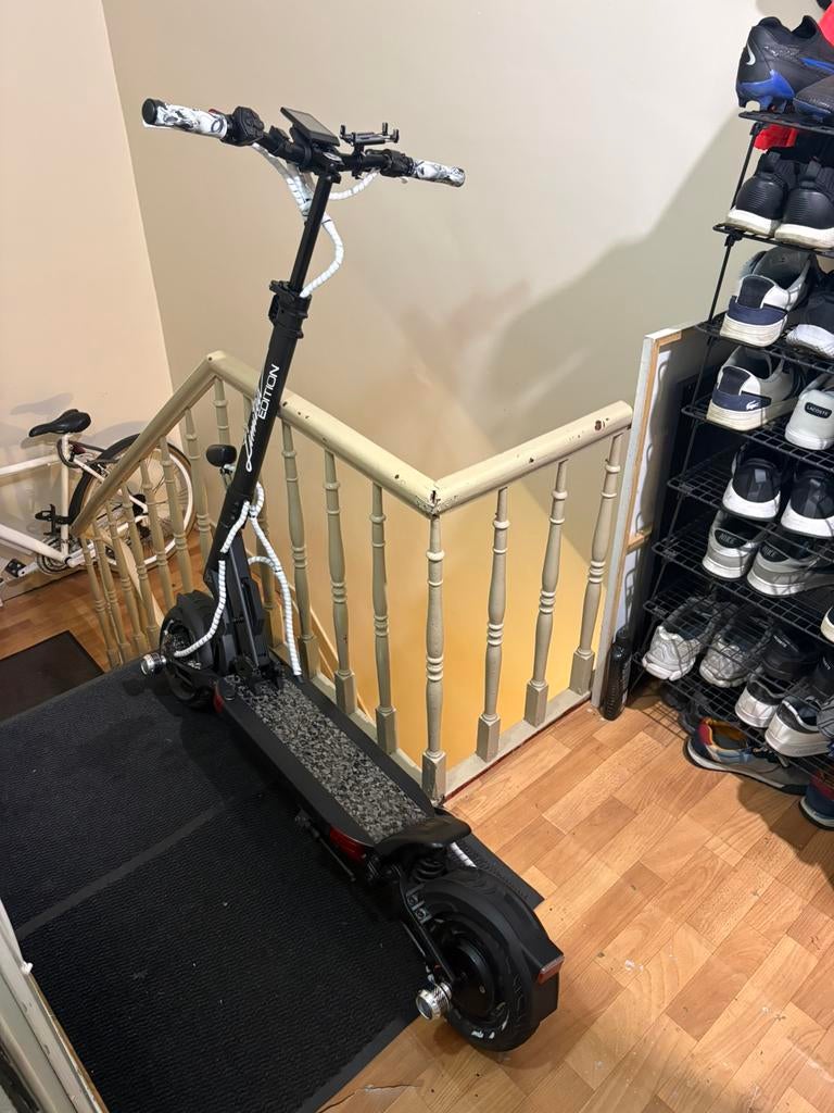 Joyor t10 a vendre urgent ‼️, Vélos & Vélomoteurs, Trottinettes, Enlèvement, Comme neuf, Step électrique (E-scooter)