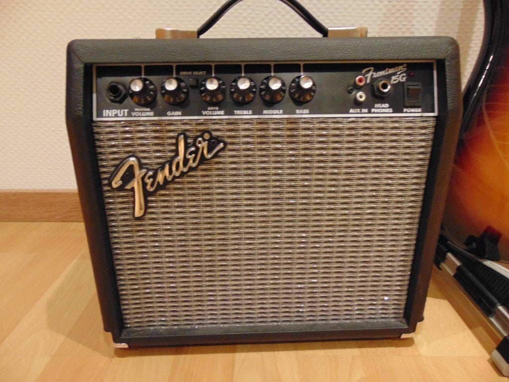 Stratocaster VGS RoadCruiser VST-110 + Fender Frontman 15G, Enlèvement, Neuf, Autres types