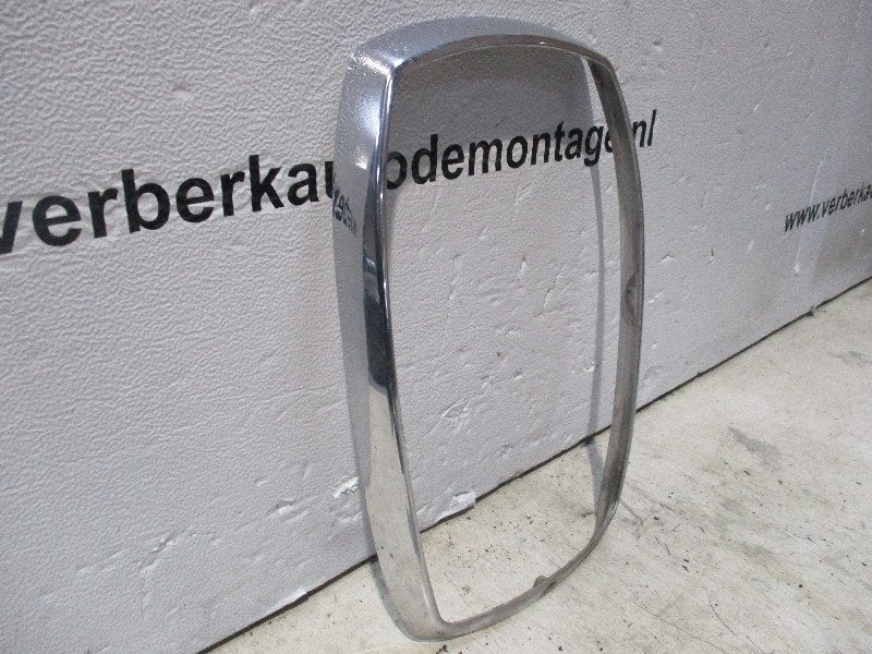 KOPLAMP LINKS sierring Mercedes-Benz / 8 (W115) (100-710), Gebruikt, Mercedes-Benz, Rixbecker Straße 75
59552  Lippstadt, DE, Info@forvia.com