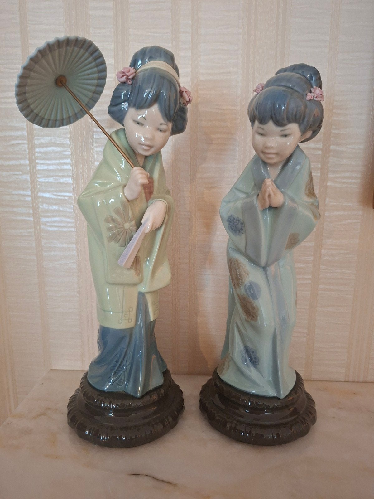 2 Japanse beeldjes, Enlèvement