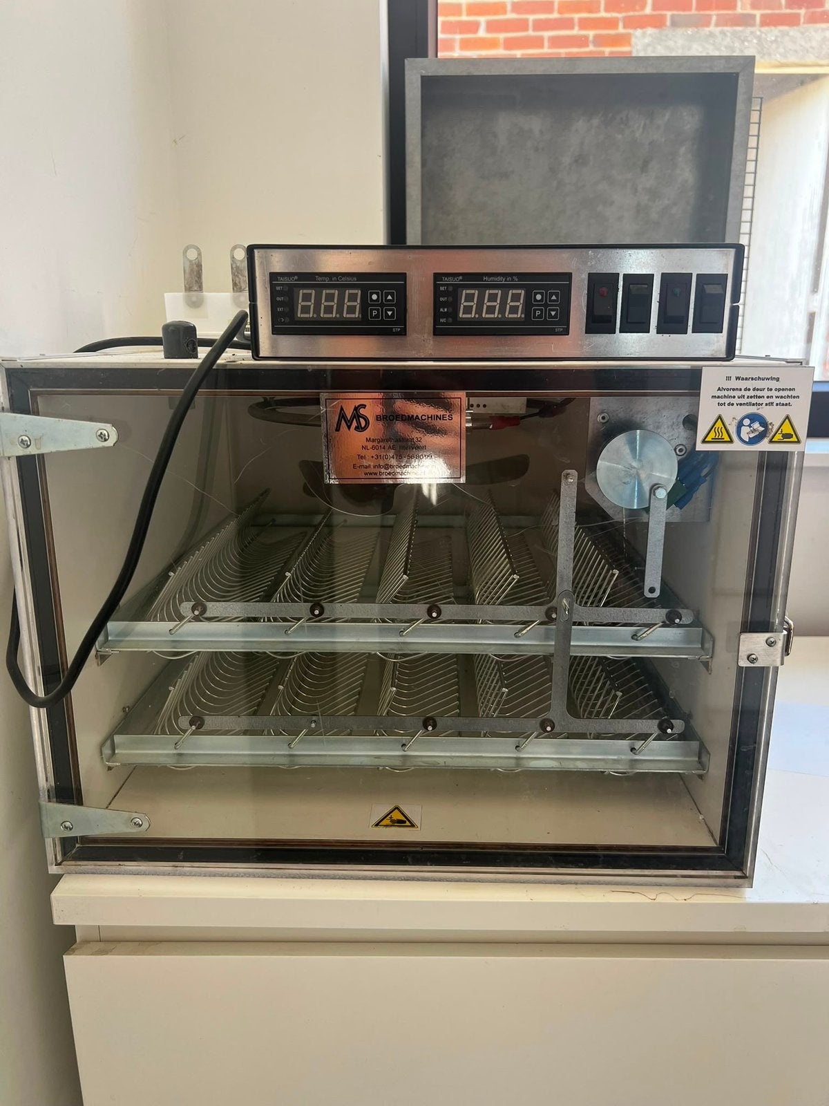 Proffesionele broedmachine, Ophalen