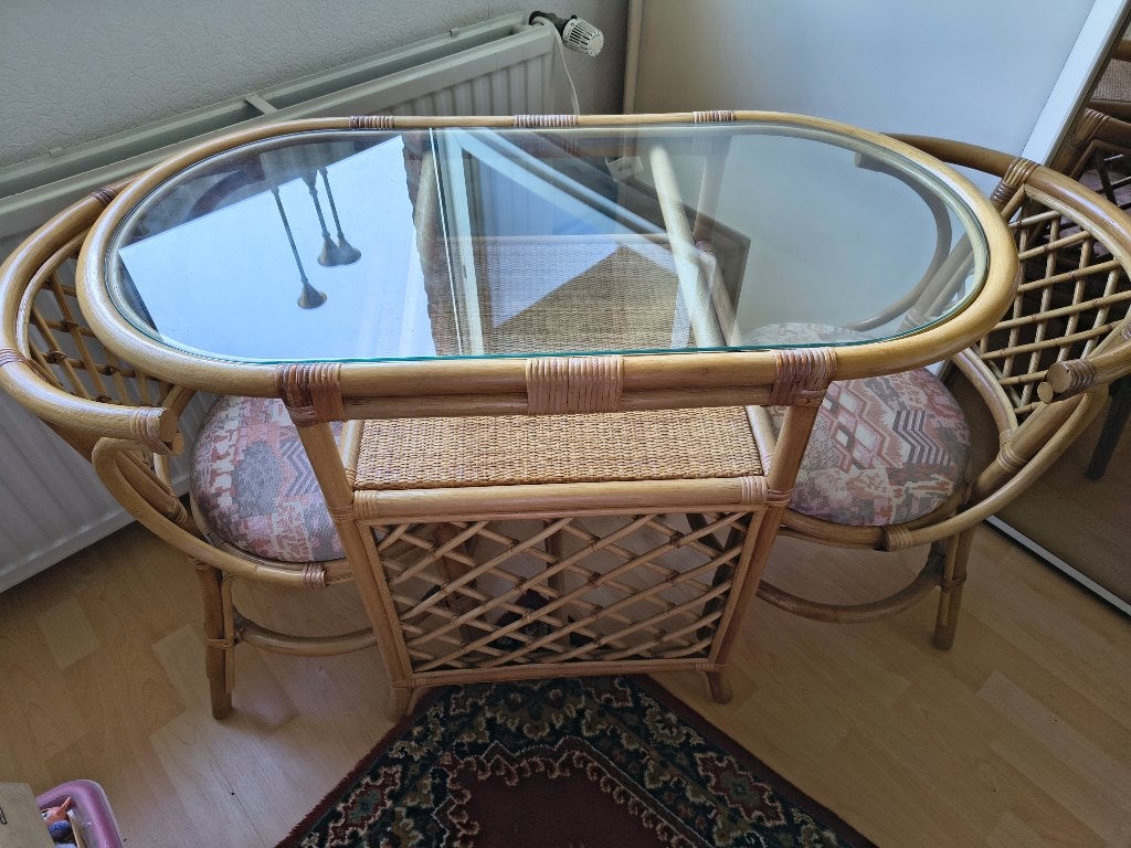 Rotan stoelen en bijhorende tafel met glasplaat, Huis en Inrichting, Stoelen, Ophalen, Twee, Bruin, Riet of Rotan