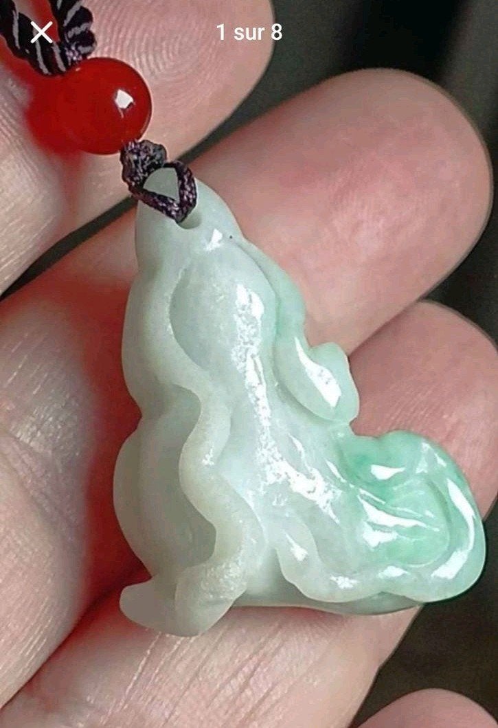 Hanger van gesneden jade met certificering, Handtassen en Accessoires, Kettinghangers, Nieuw, Steen of Mineraal, Met edelsteen