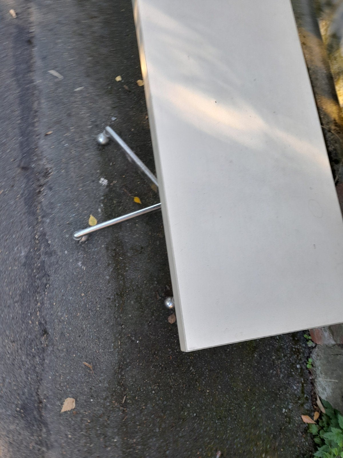 table, Enlèvement