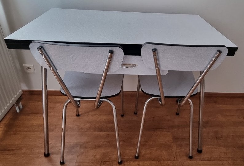 vintage keukentafel met 2 stoelen, Huis en Inrichting, Ophalen