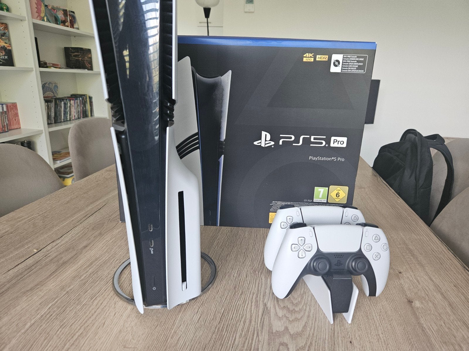 PS5 Pro + Disc-speler + 2 controllers (onder garantie), Games en Spelcomputers, Spelcomputers | Sony PlayStation 5, Ophalen, Zo goed als nieuw